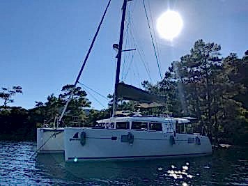Megaladon Lagoon 450
